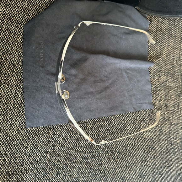 Prada tinted glasses - Picture 2 of 5